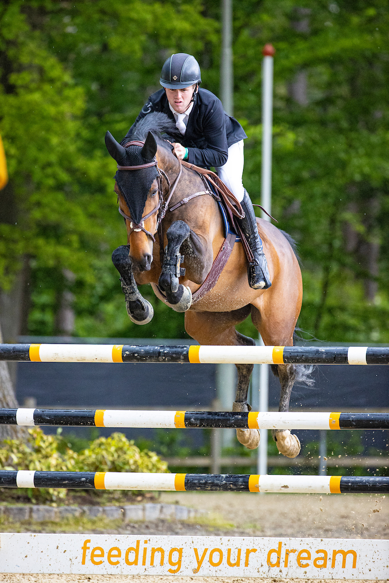 Ierse Sean Monaghan boekt overwinning CSIOY 1,40 meter Small Tour ...